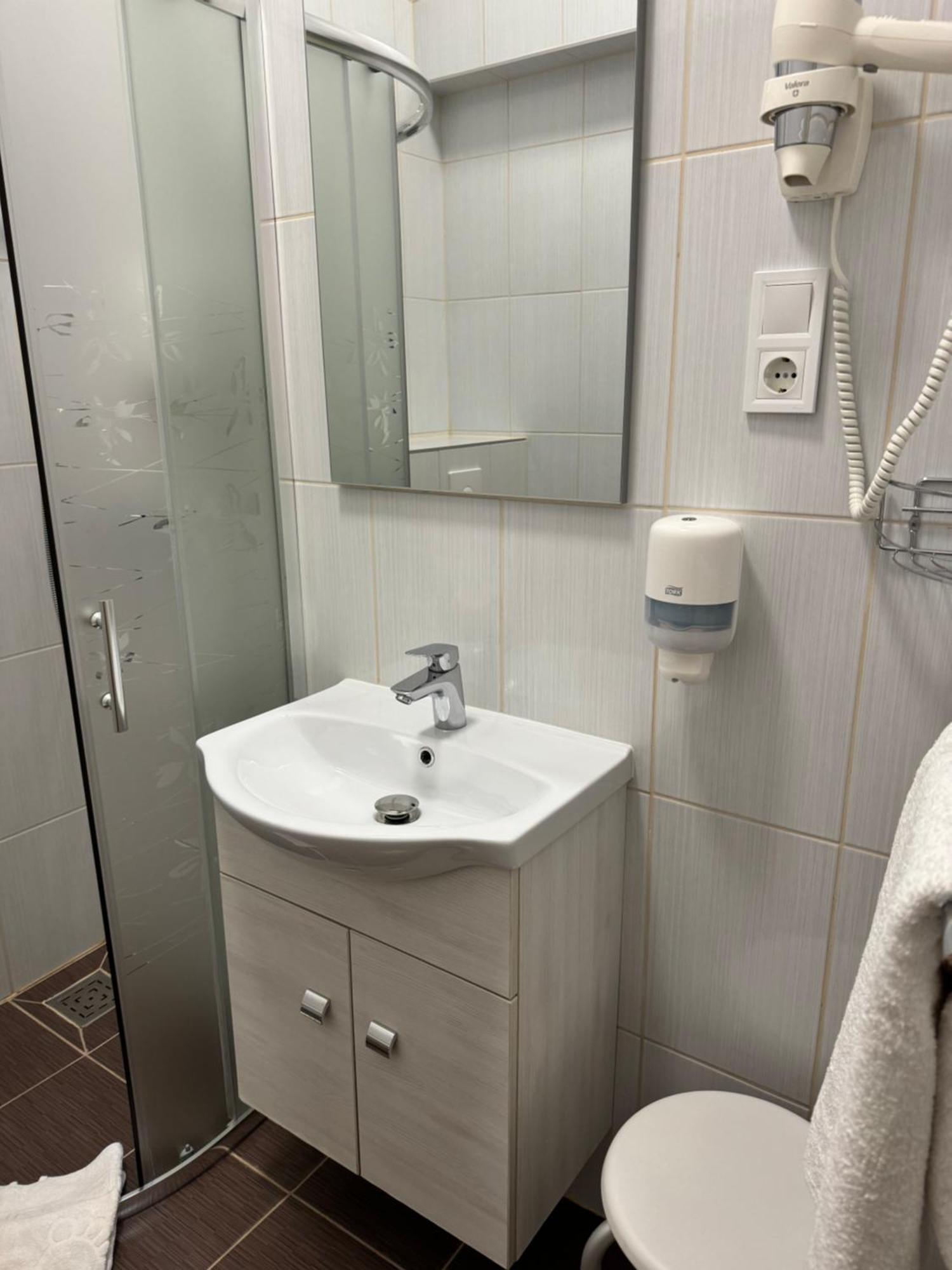 Hotel Szem-S Vendeghaz Balatonszárszó Exterior foto