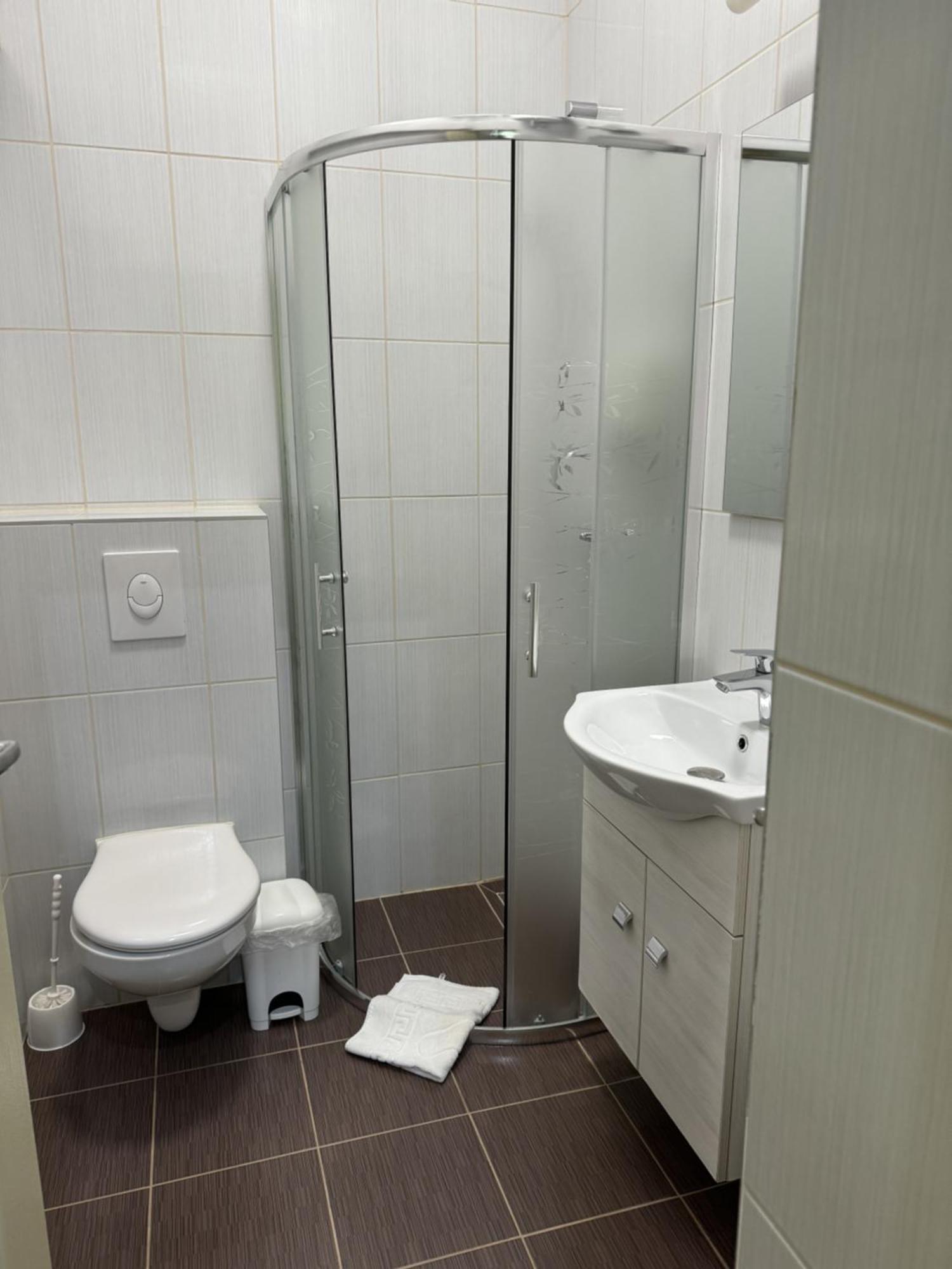 Hotel Szem-S Vendeghaz Balatonszárszó Exterior foto